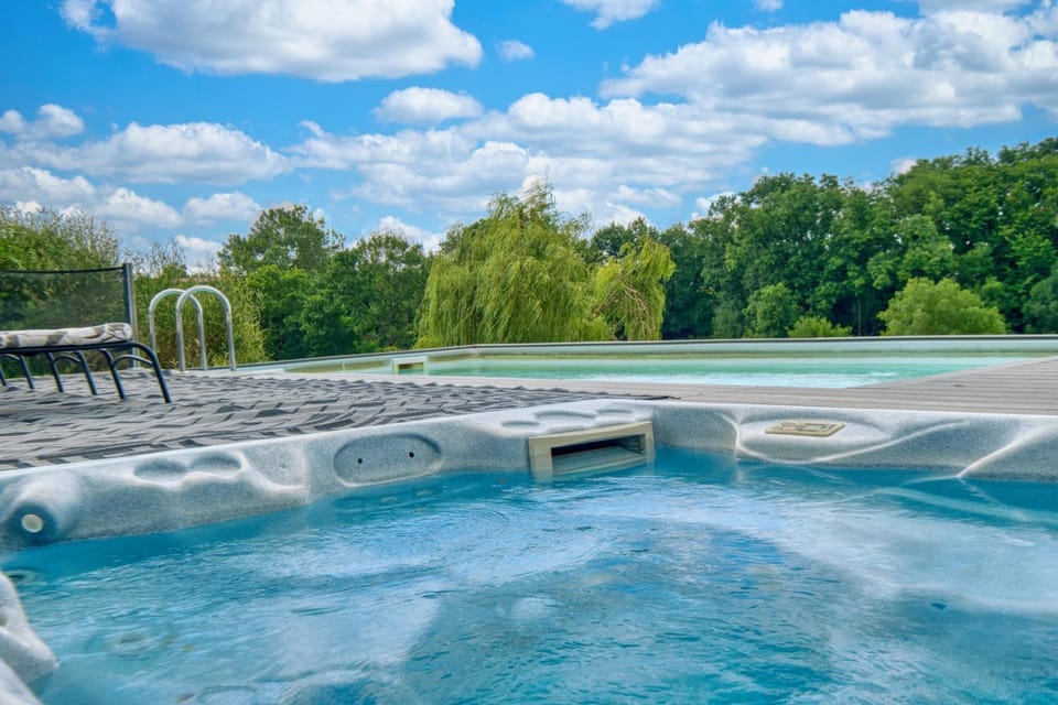 Property building, Swimming pool