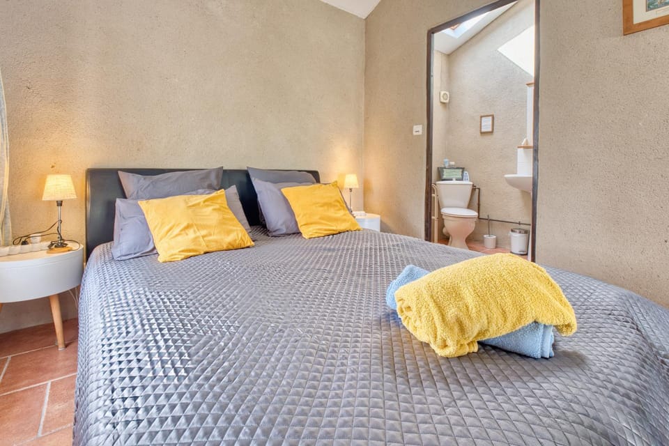 Living room, Bedroom