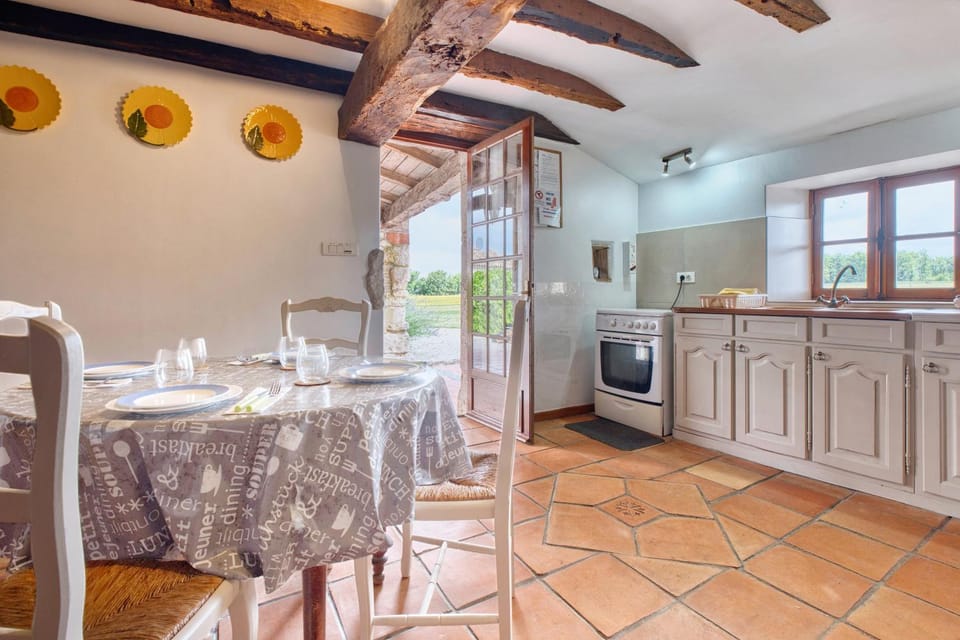 Property building, Kitchen or kitchenette, Living room
