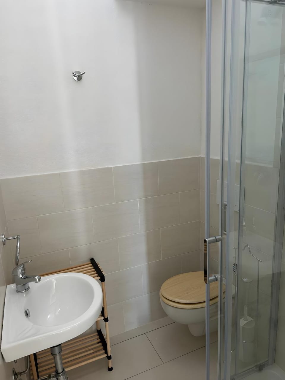 Bathroom, Living room