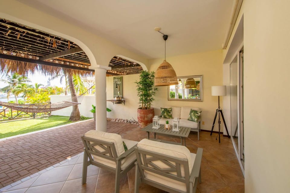 Tropical Garden Escape at Masbango - Jan Thiel Villa in Jan Thiel