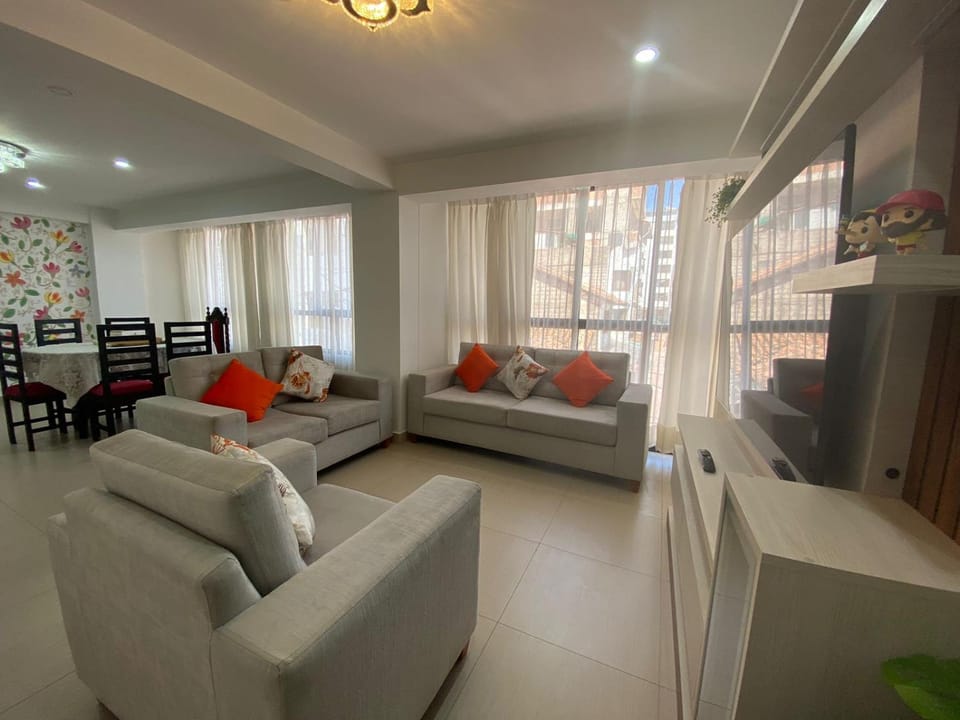 Communal lounge/ TV room, TV and multimedia, Living room, Seating area, Dining area