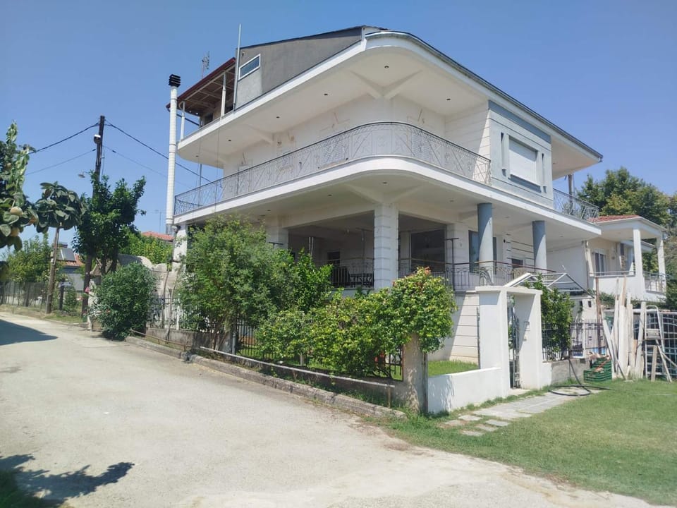 Property building, Garden view