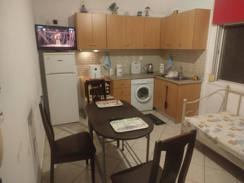TV and multimedia, Kitchen or kitchenette, Dining area, washing machine