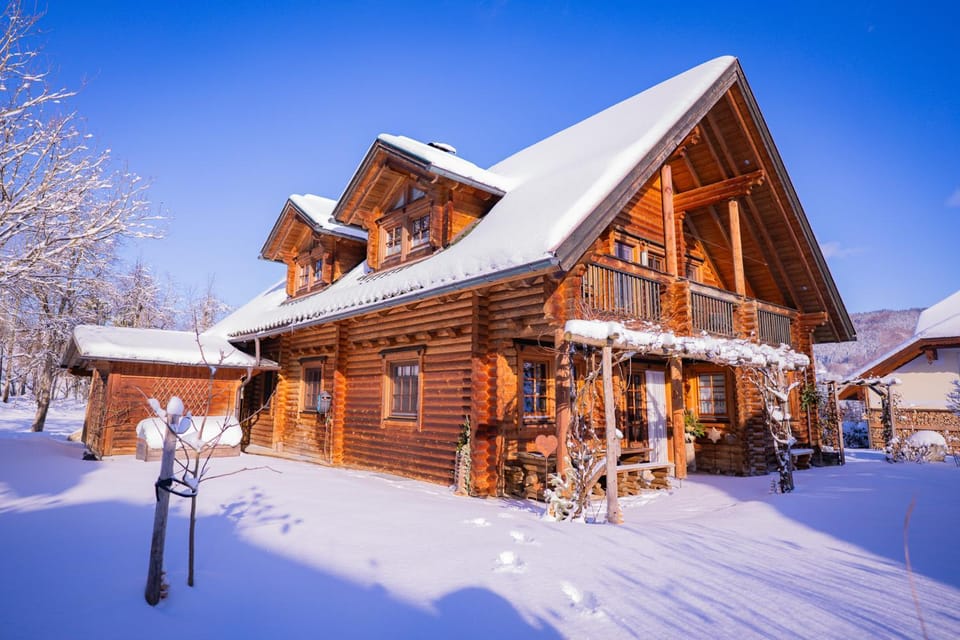 Property building, Winter, Garden