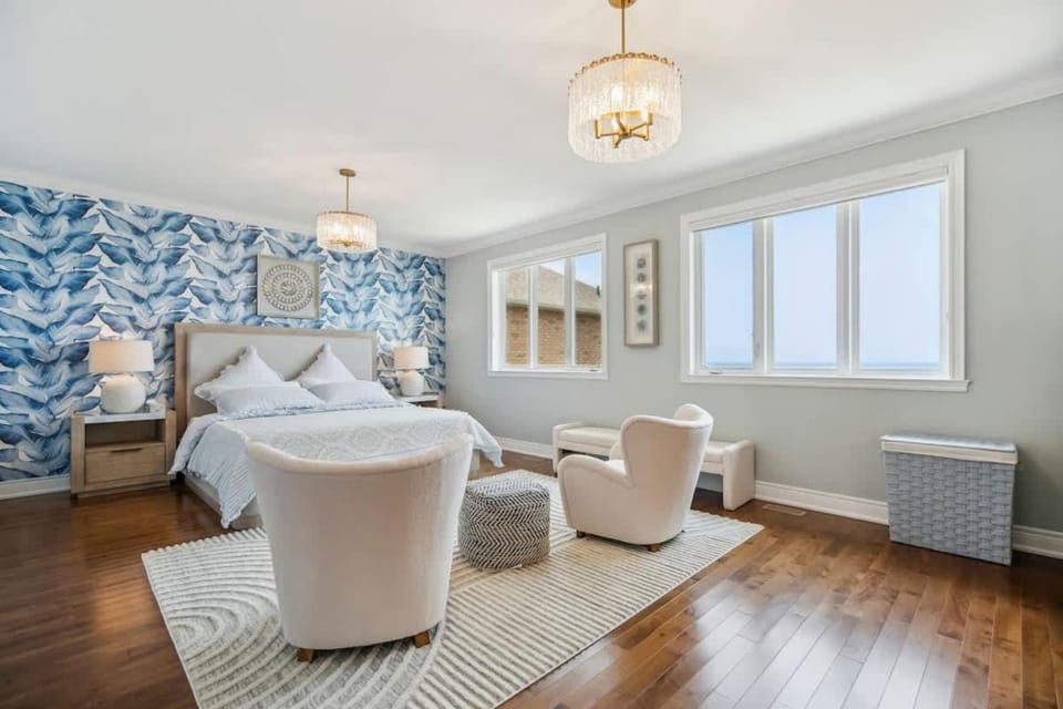 Lakeside Villa House in Hamilton