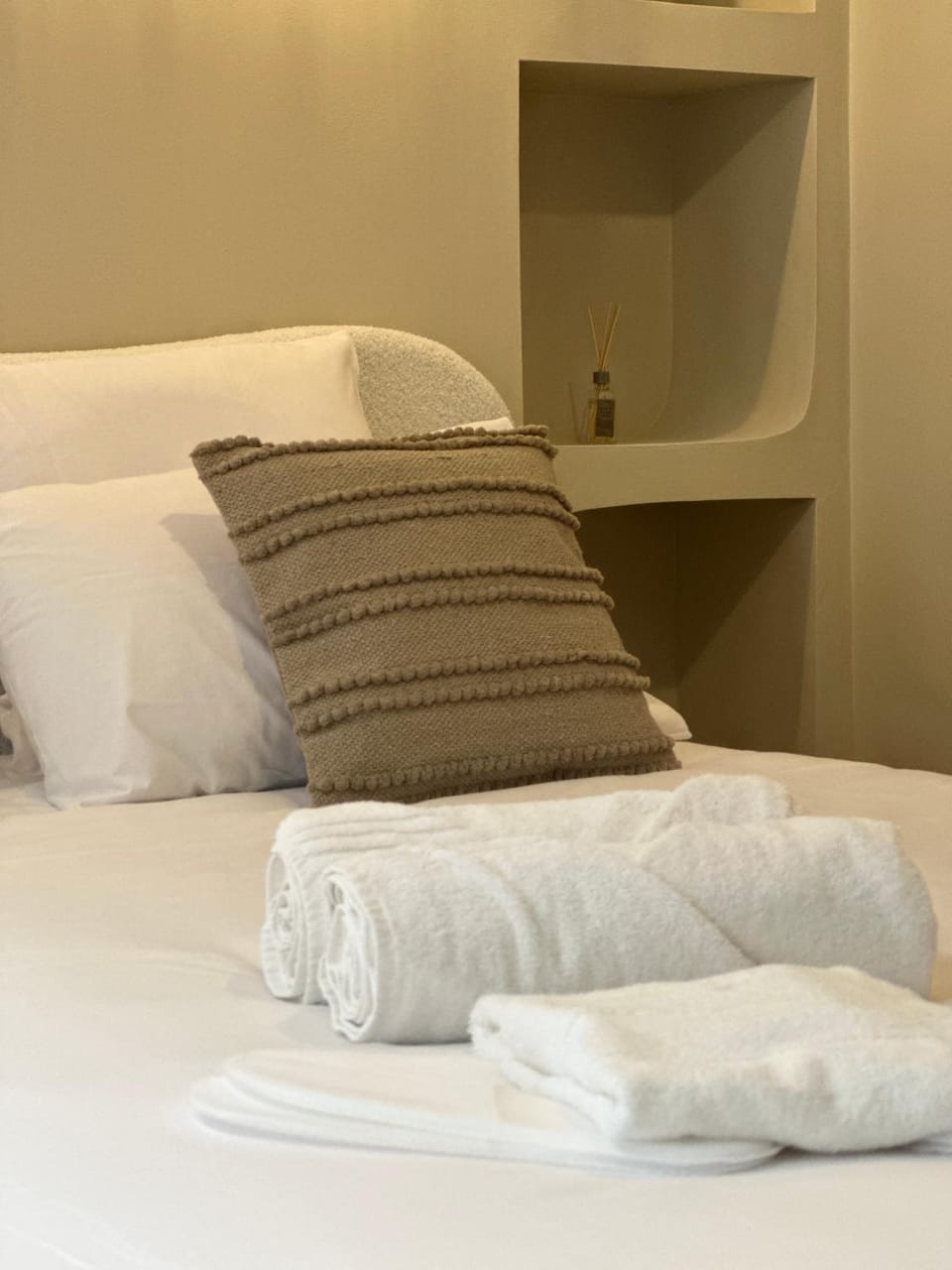 Bed, Photo of the whole room, Bedroom, towels