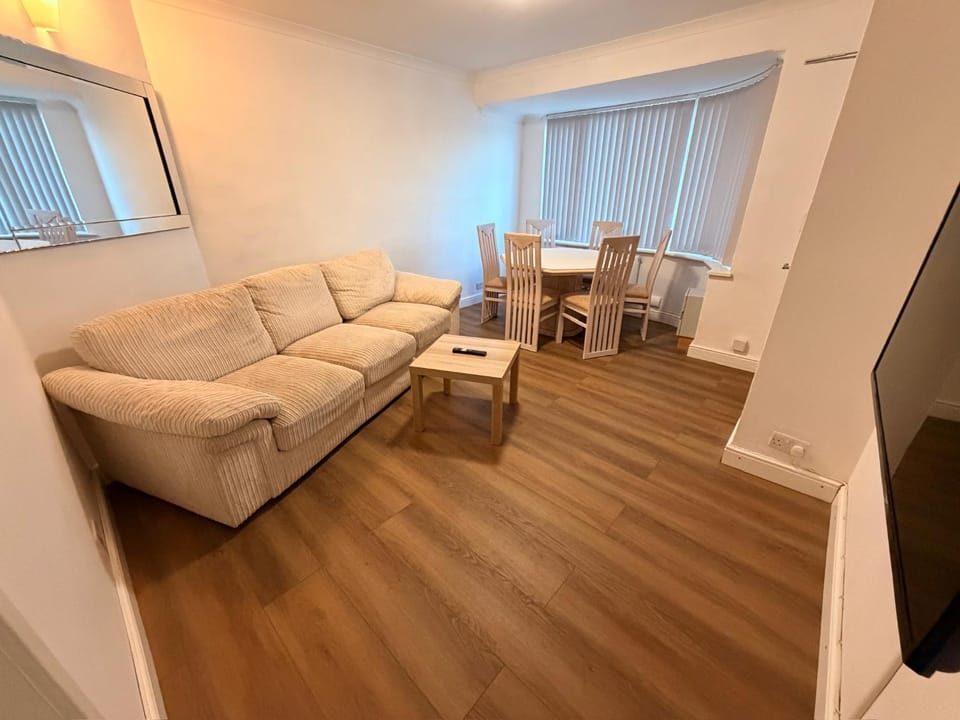 Communal lounge/ TV room, Living room, Dining area