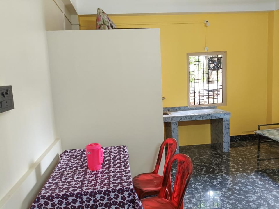 Dining area, kitchen