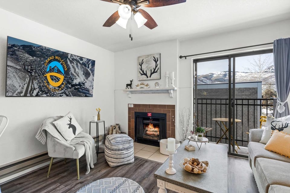 Cozy PC Condo - Top Floor Studio House in Park City