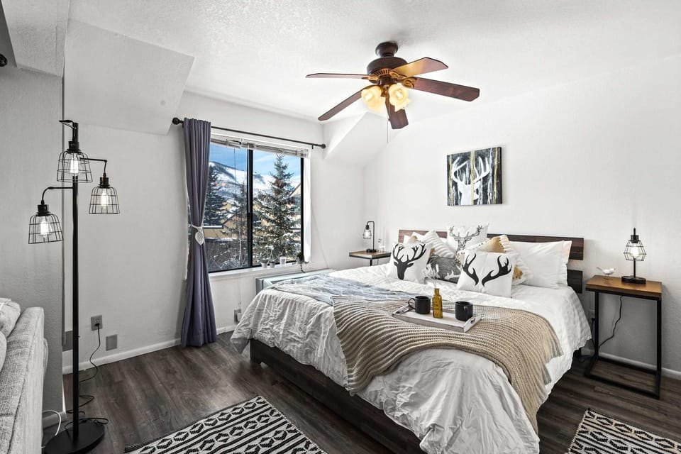 Cozy PC Condo - Top Floor Studio House in Park City