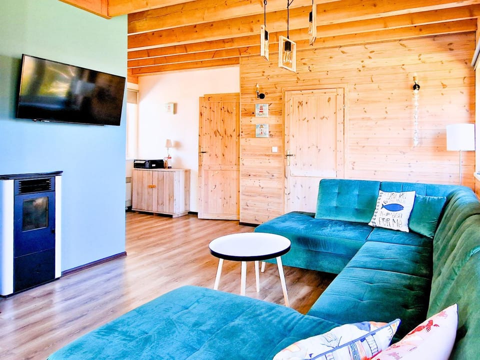 Communal lounge/ TV room, TV and multimedia