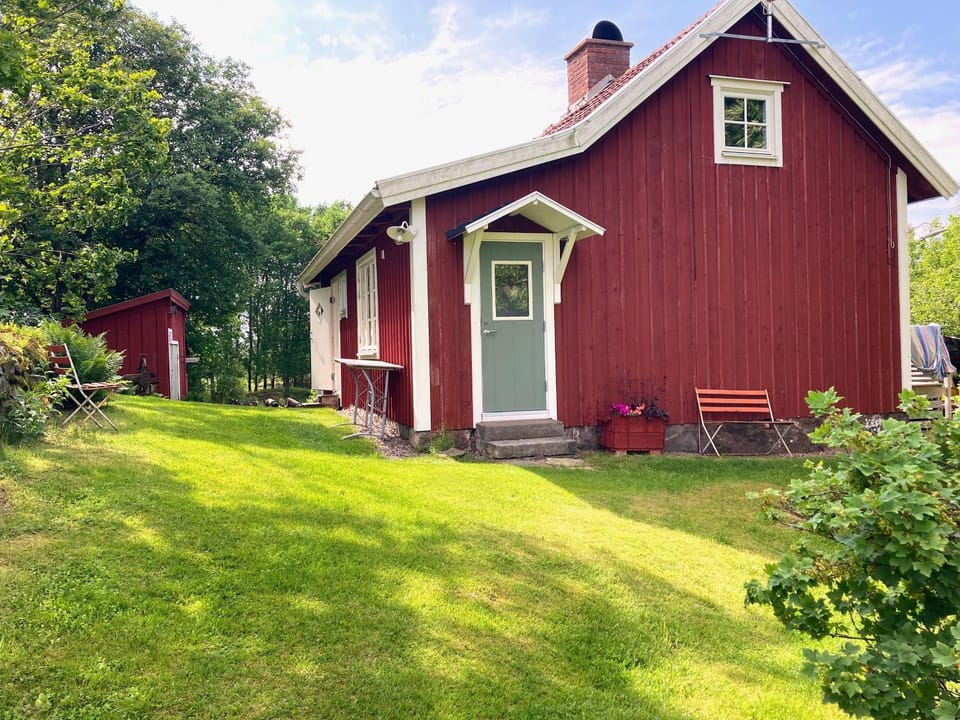Villa Riksberg near Götakanal House in Västra Götaland County