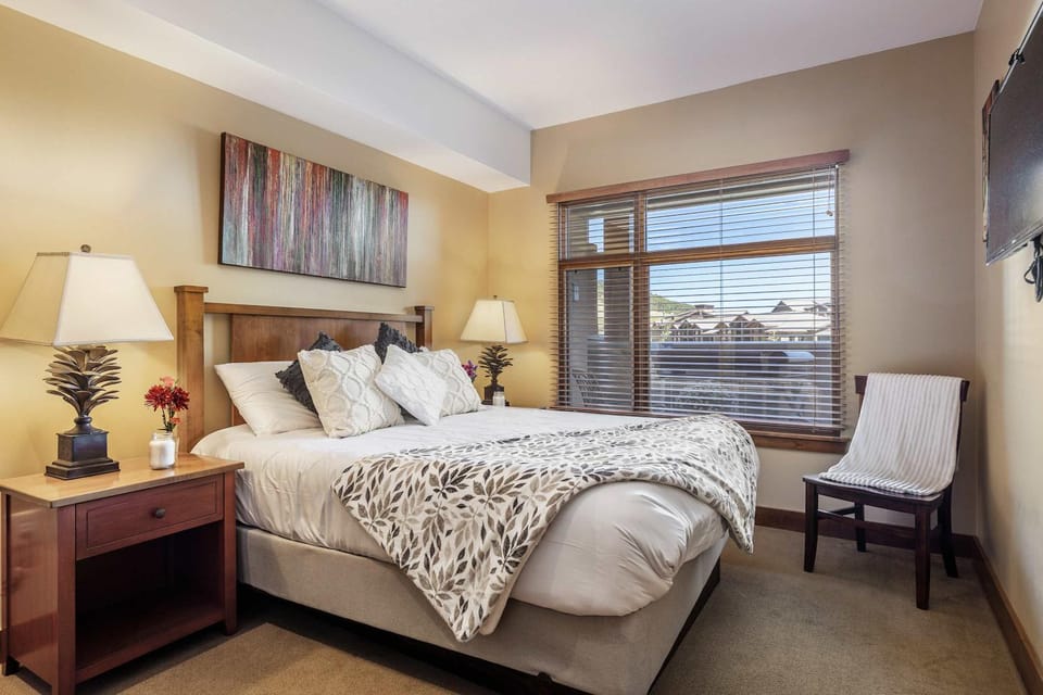 Sun Queen Suite - Feel like Royalty in Park City House in Wasatch County