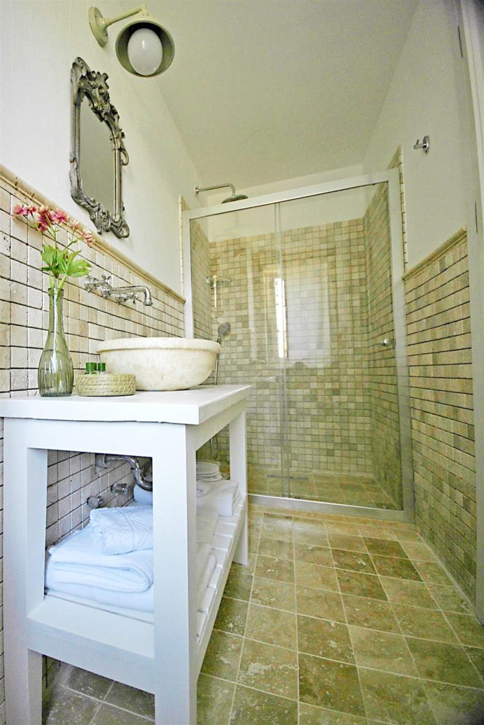 Bathroom, On site, Garden view
