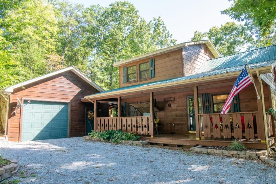 A Very Beary Welcome By Avada Properties House in Sevier County