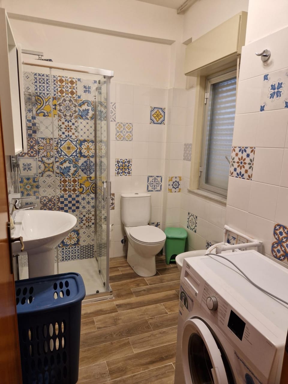 Shower, Toilet, Bathroom, bidet, towels, washing machine