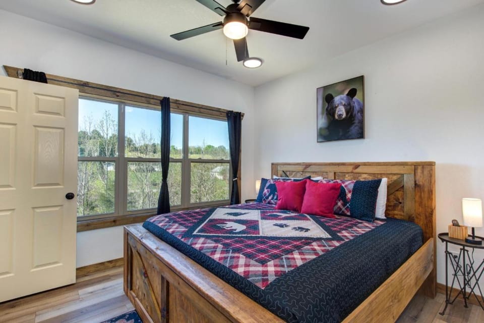 Bearfoot Timbers By Avada Properties House in Douglas Lake