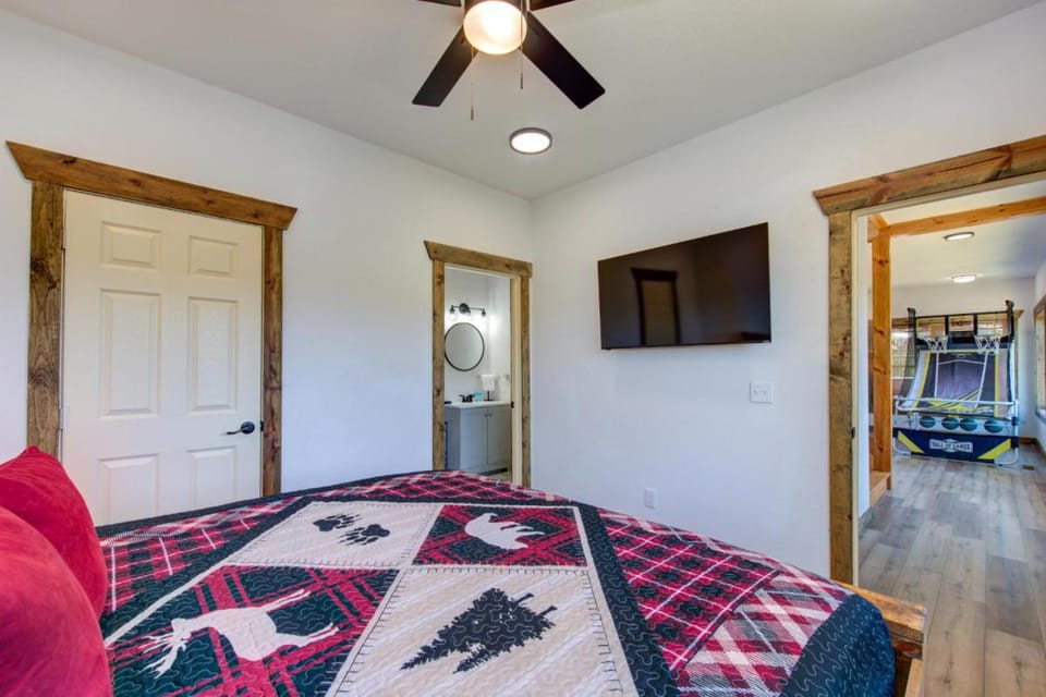 Bearfoot Timbers By Avada Properties House in Douglas Lake