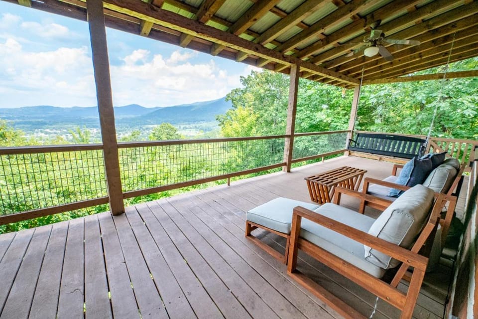 Big Bear Lodge at Valley View By Avada Properties House in Sevier County