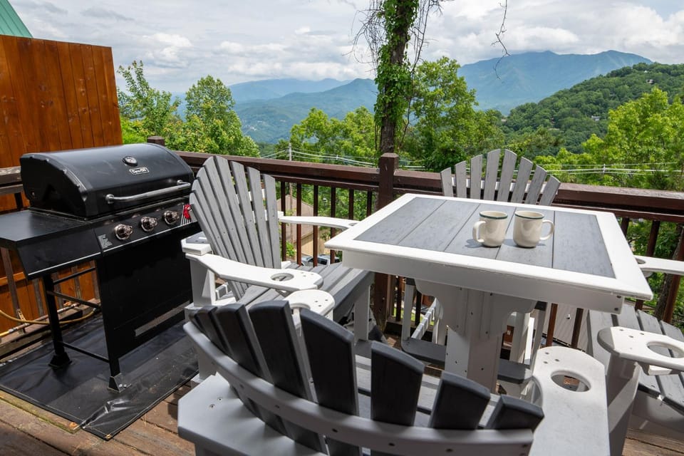 Bigfoots Hideout By Avada Properties House in Gatlinburg