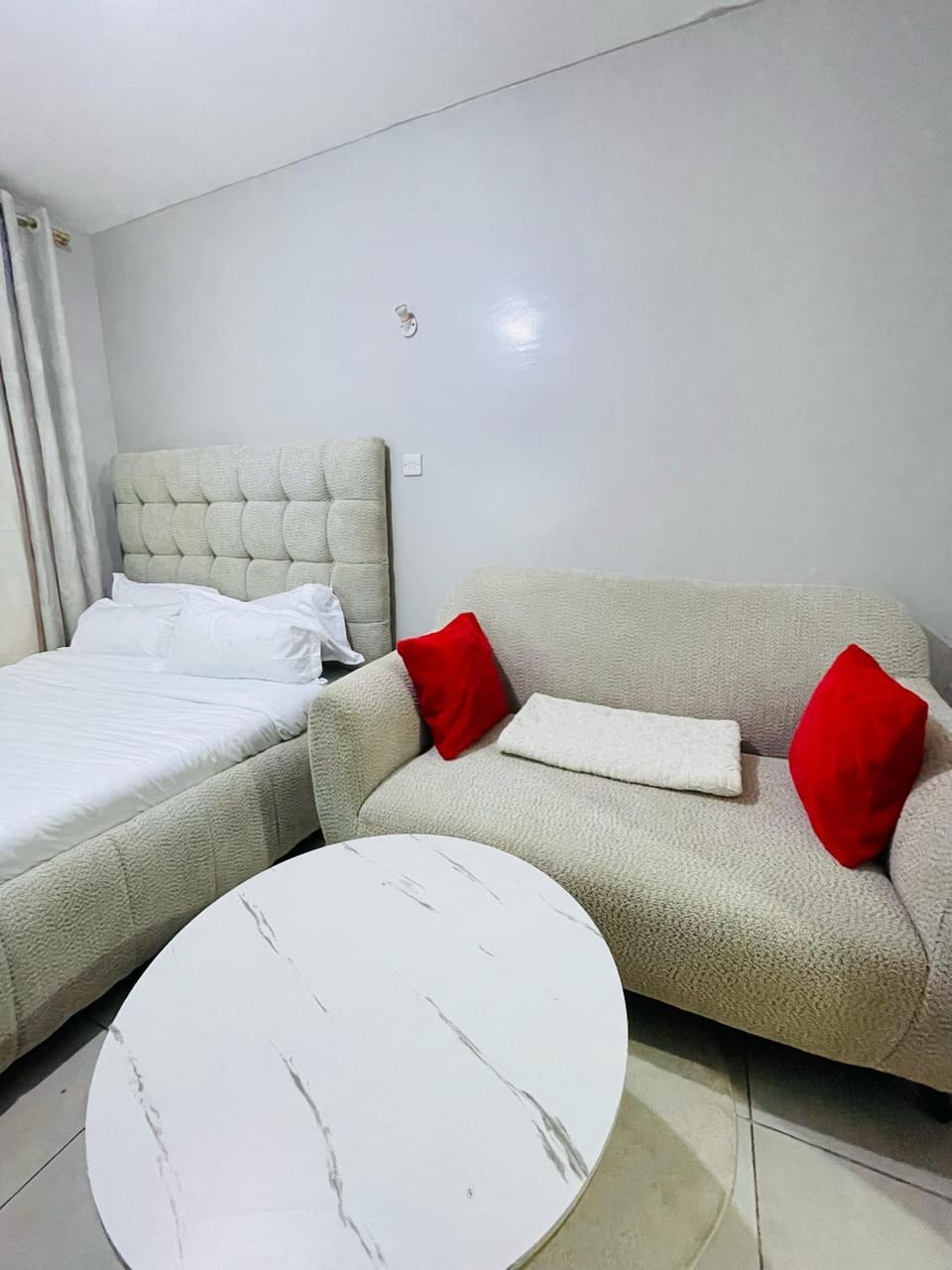 Bed, Living room, Photo of the whole room, Seating area, Bedroom, towels