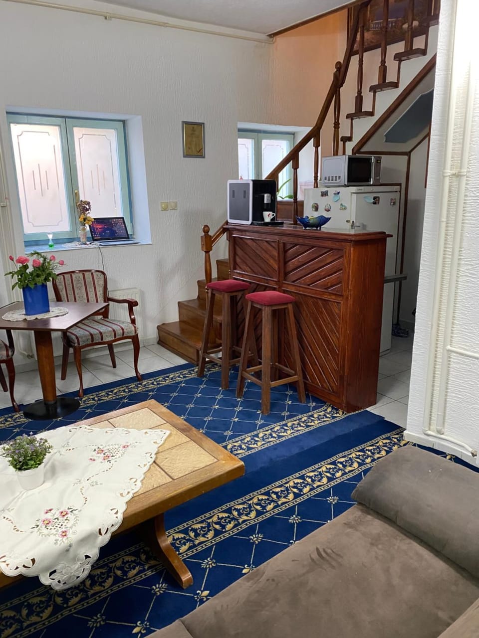 TV and multimedia, Kitchen or kitchenette, Living room, Seating area, Dining area