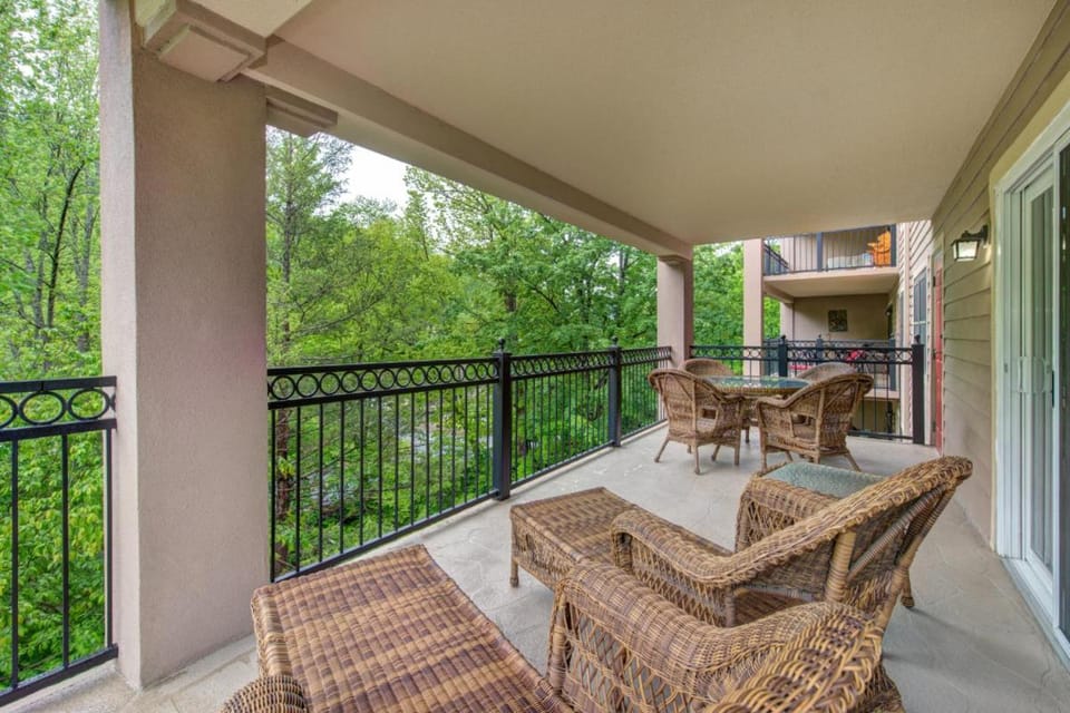 Cs Creekside Condo By Avada Properties House in Gatlinburg