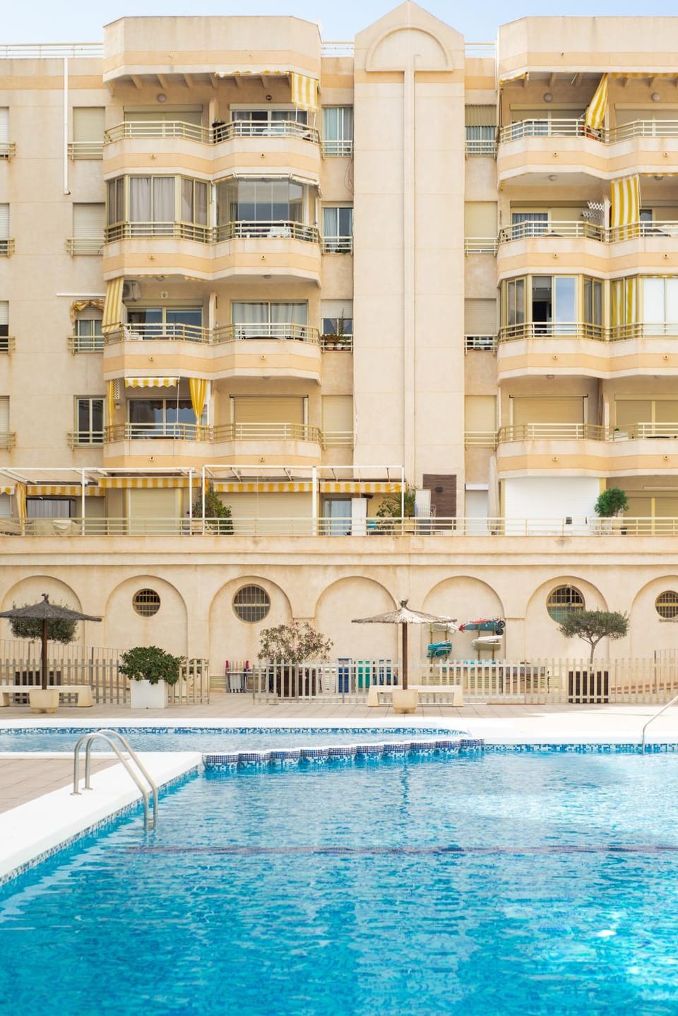 Property building, Balcony/Terrace, Pool view