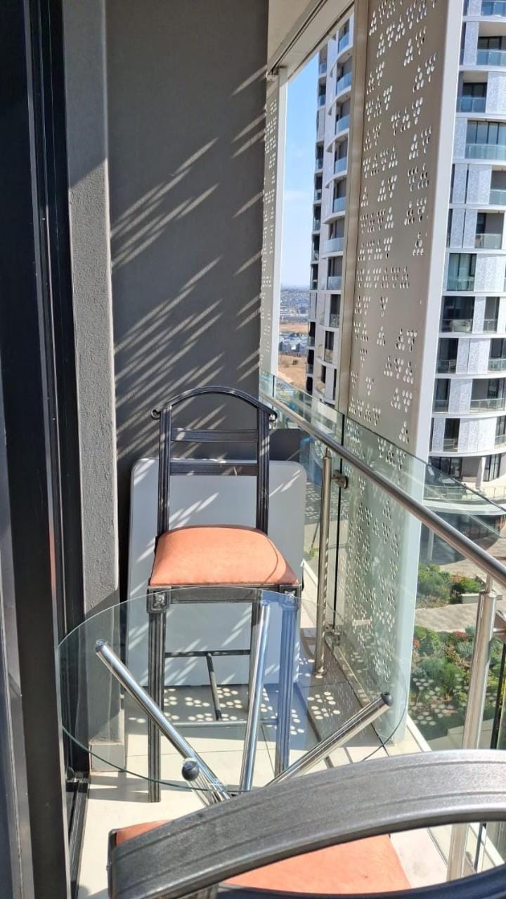 Luxury Penthouse Apartment Waterfall Midrand Apartment in Sandton