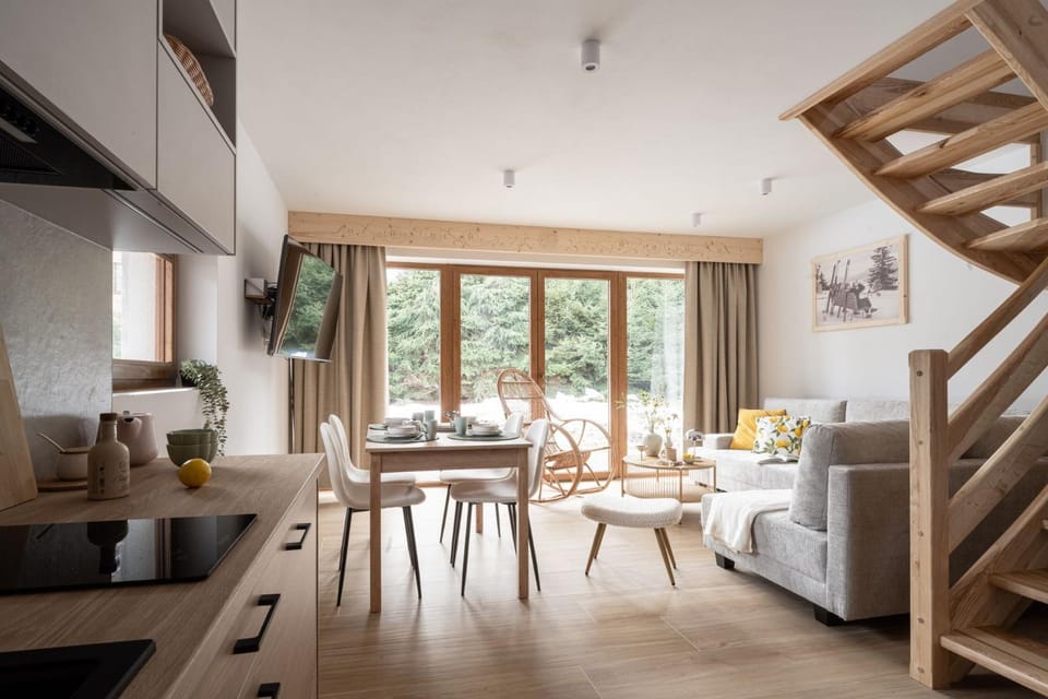 Kitchen or kitchenette, Living room, Seating area, Dining area