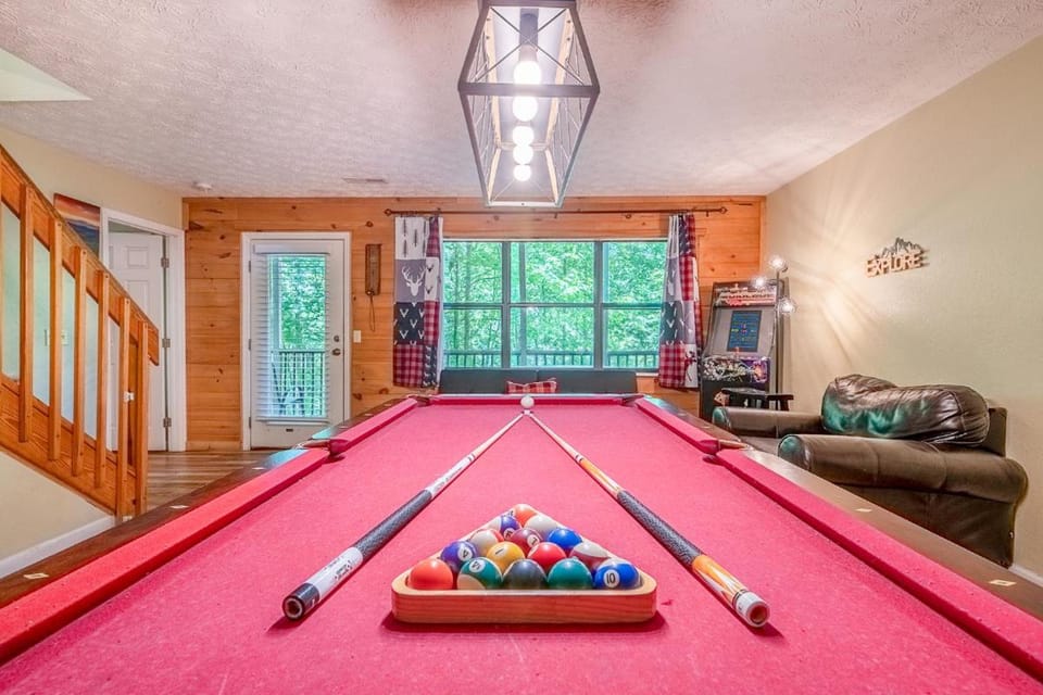 Four Cubs Cottage By Avada Properties House in Gatlinburg