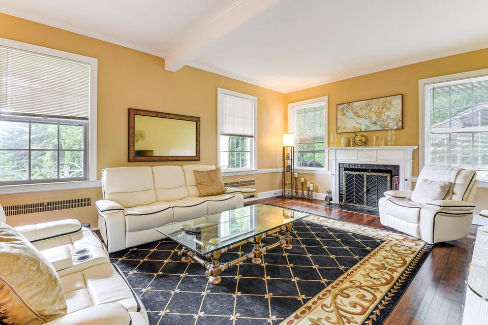 16 Mi to Baltimore: Spacious Home in Owings Mills! House in Maryland