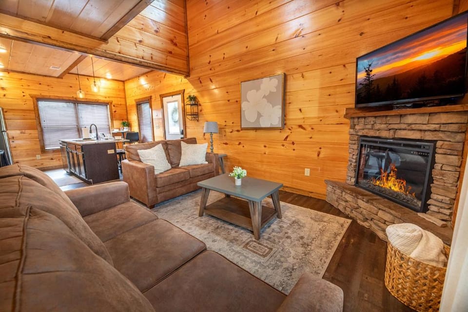 Marigold By Avada Properties House in Pigeon Forge