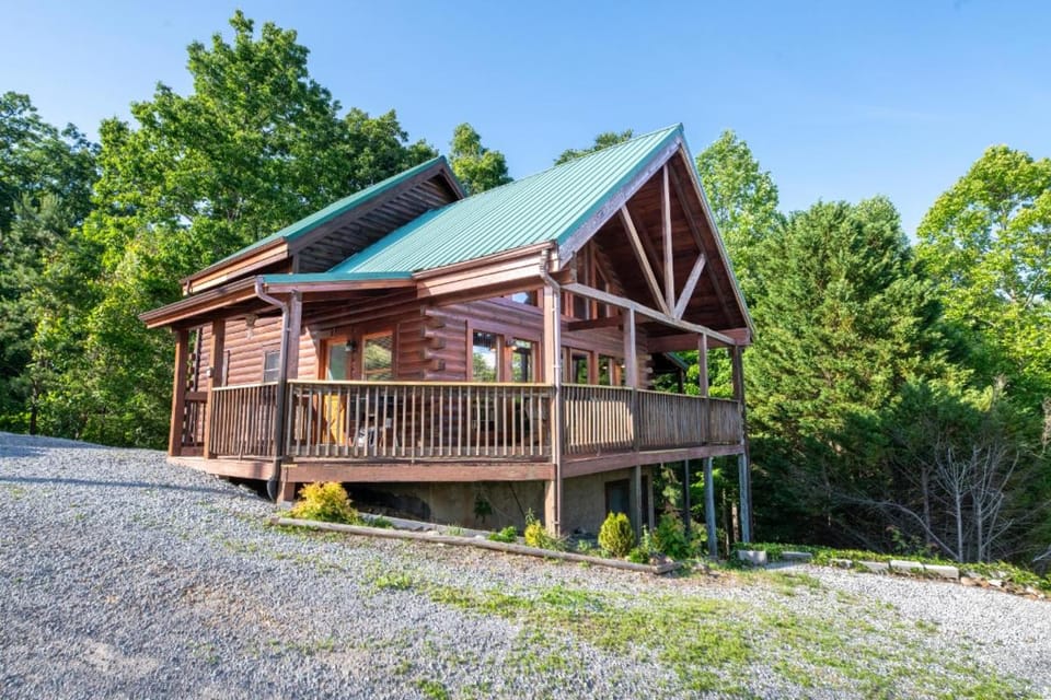 Misty Mountain Treehouse By Avada Properties House in Sevier County