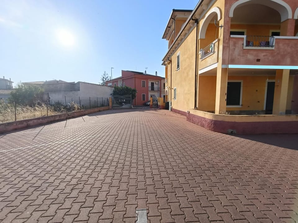 Property building, Neighbourhood, Street view