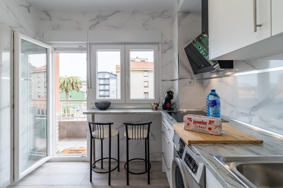 Kitchen or kitchenette, Living room