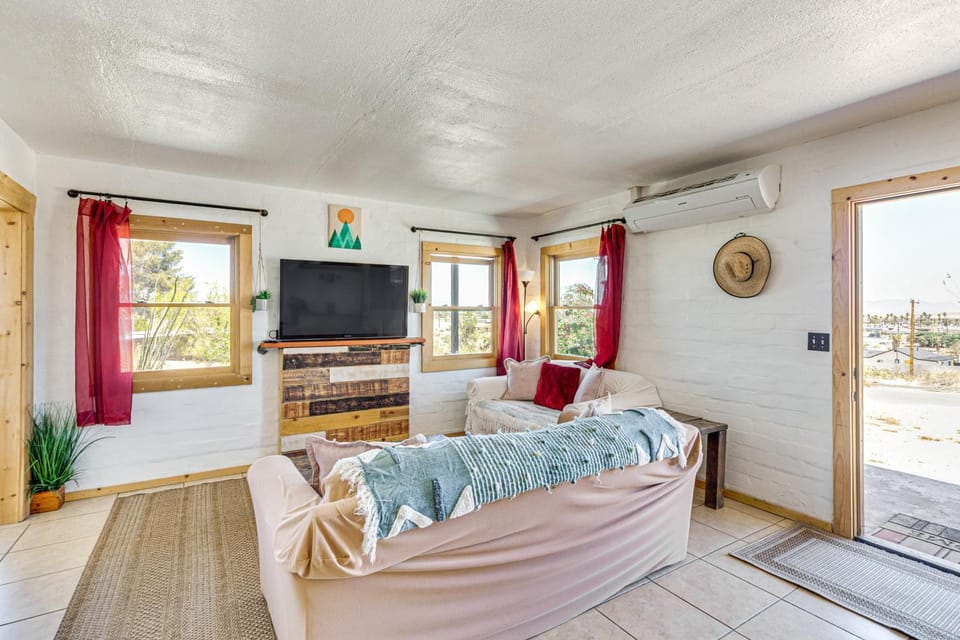 5 Mi to Joshua Tree National Park: Desert Oasis! House in Twentynine Palms
