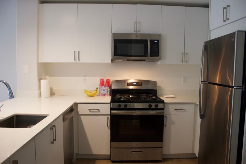 Luxury 3 Bedroom Apartment Apartment in Santa Clarita