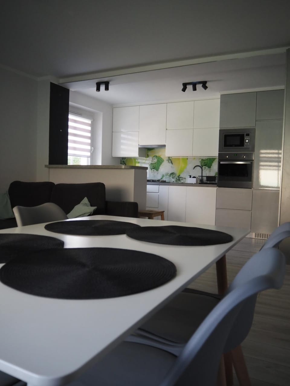 Bed, Kitchen or kitchenette, Photo of the whole room, Dining area, pet friendly, stove