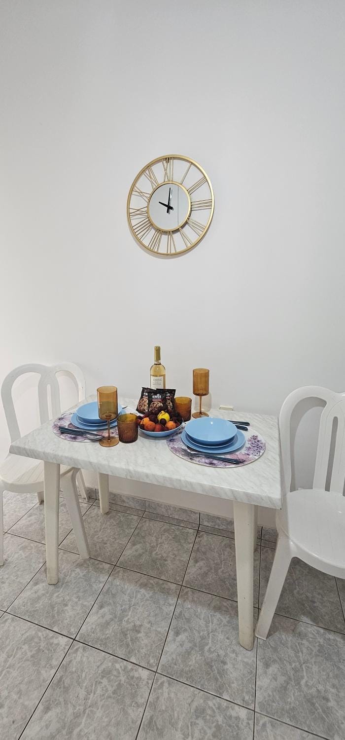 Dining area, Food