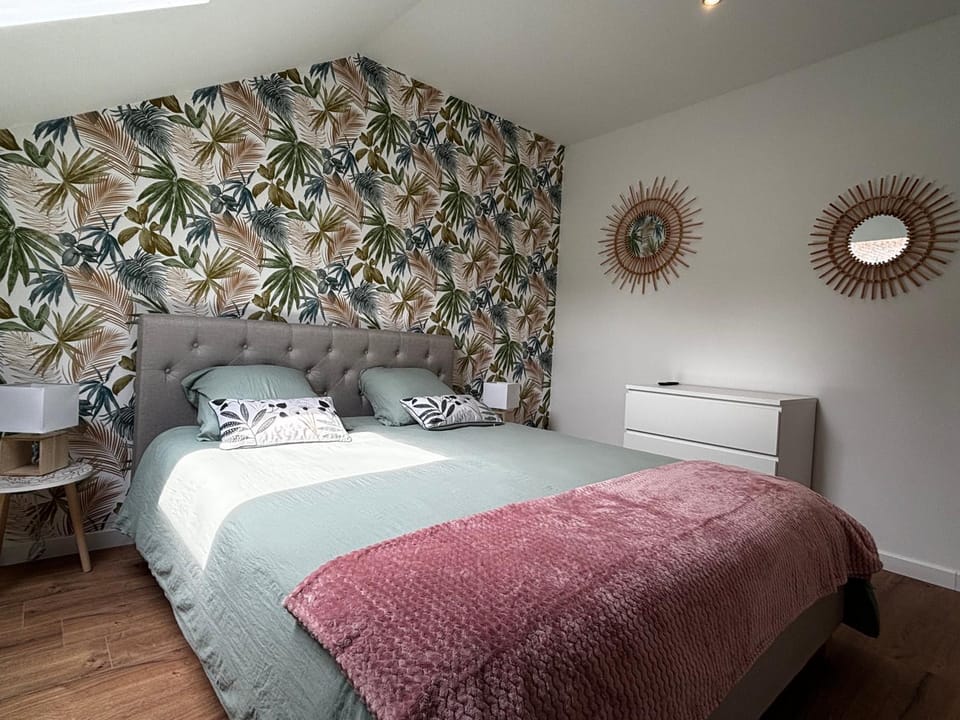 Bed, Bedroom