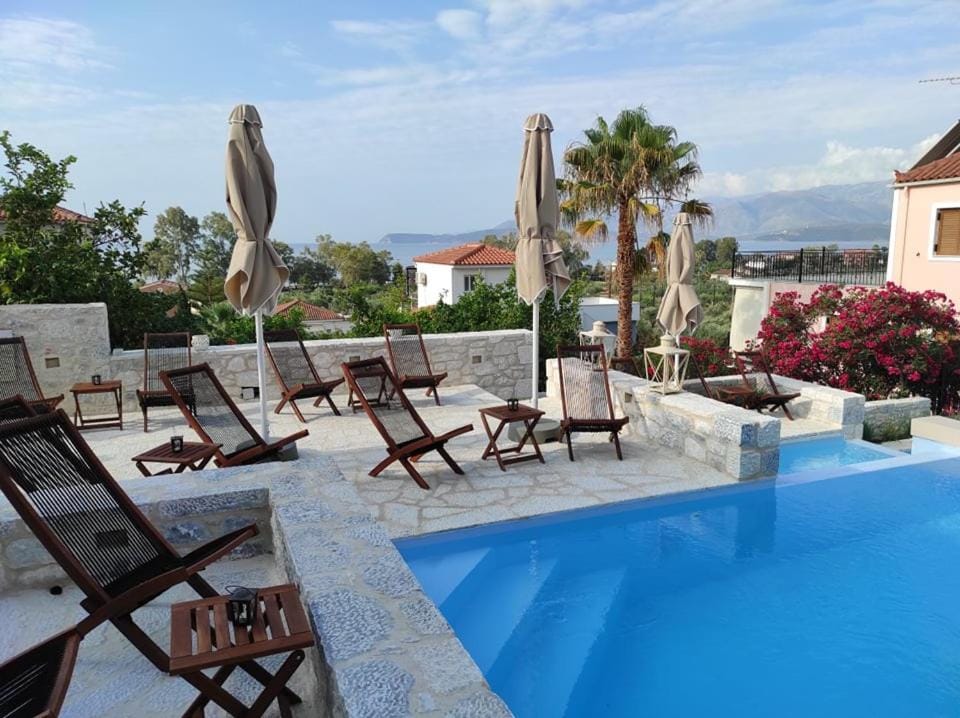 Property building, Swimming pool, Breakfast