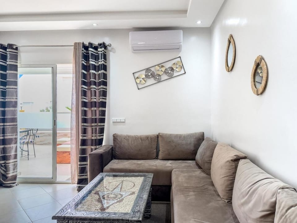 Living room, air conditioner