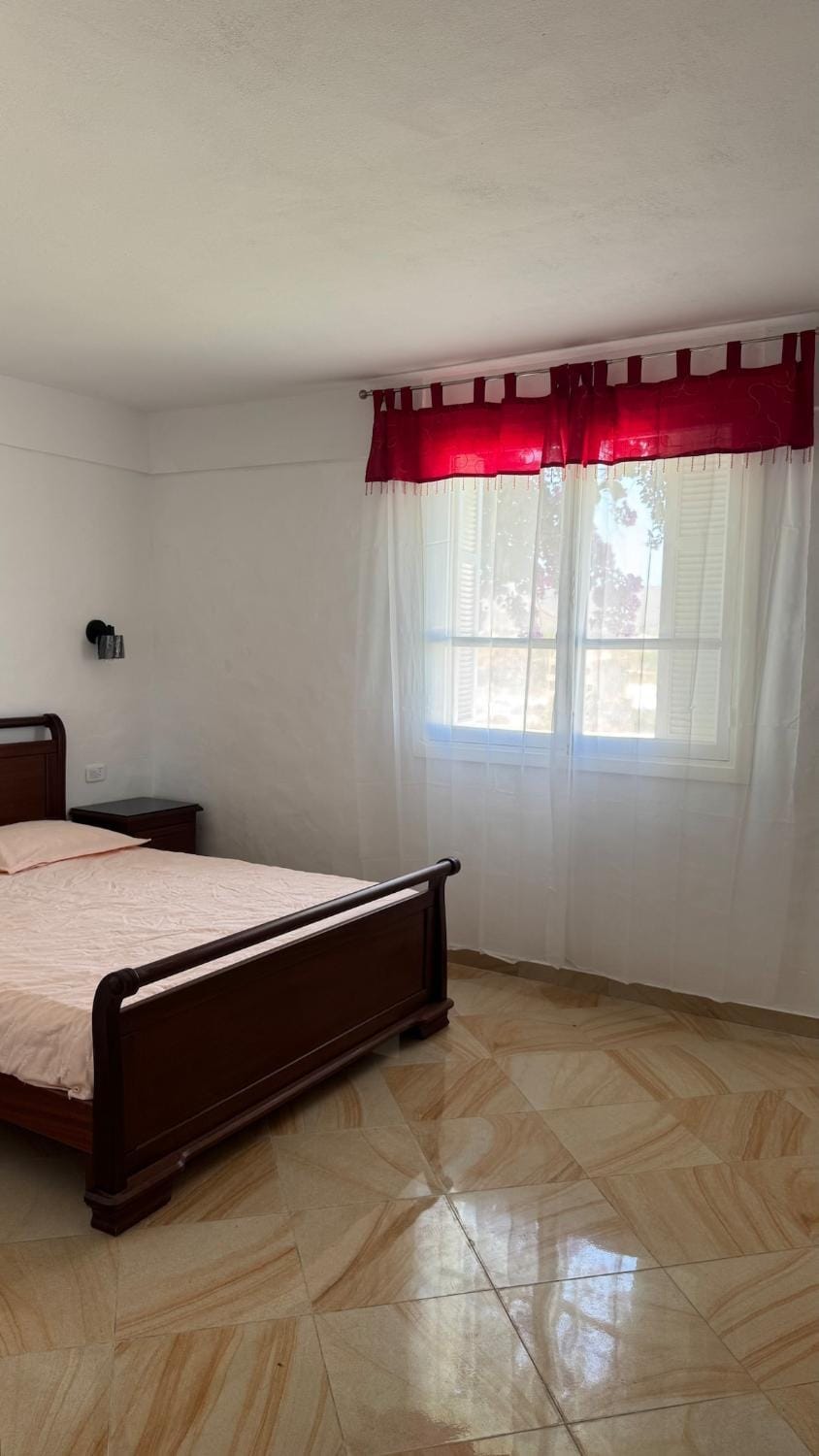 Photo of the whole room, Bedroom