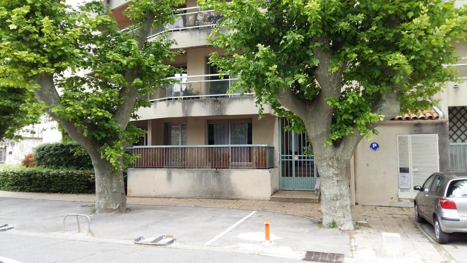 Facade/entrance, Balcony/Terrace