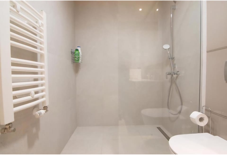 BW Queen Apartman 412-whit free garage parking Apartment in Belgrade