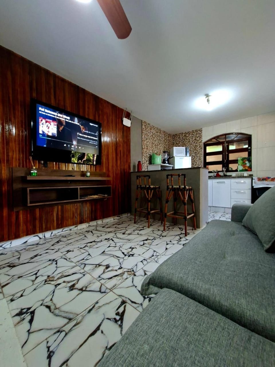 Communal lounge/ TV room, Kitchen or kitchenette, Living room