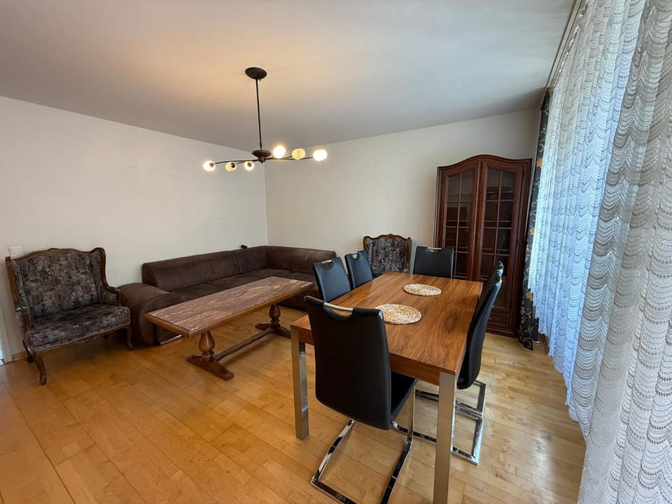 TV and multimedia, Living room, Dining area