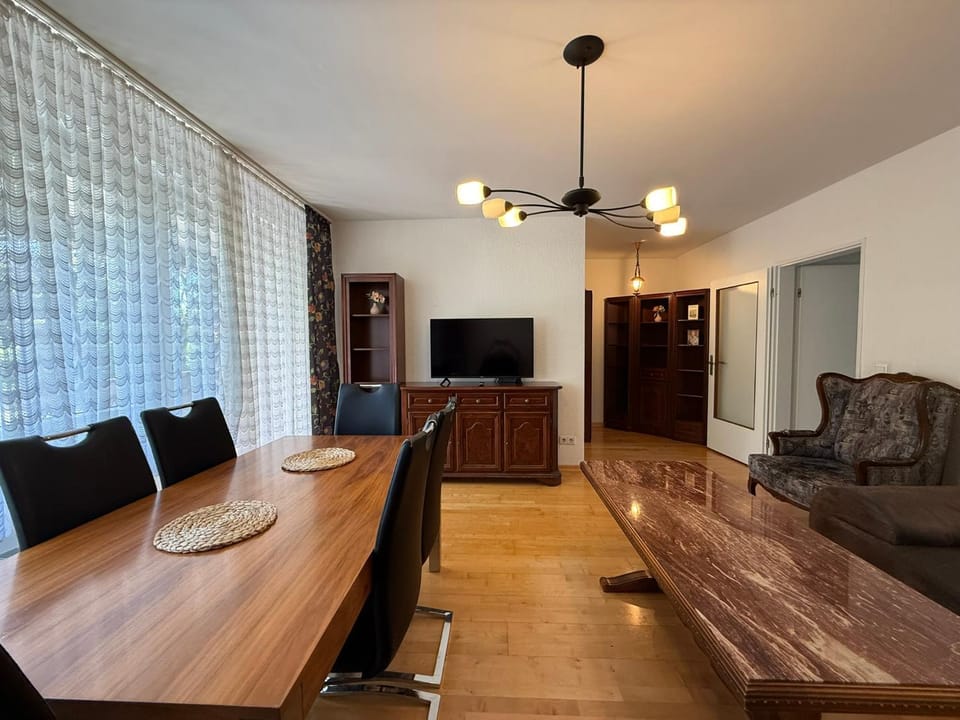 TV and multimedia, Living room, Dining area